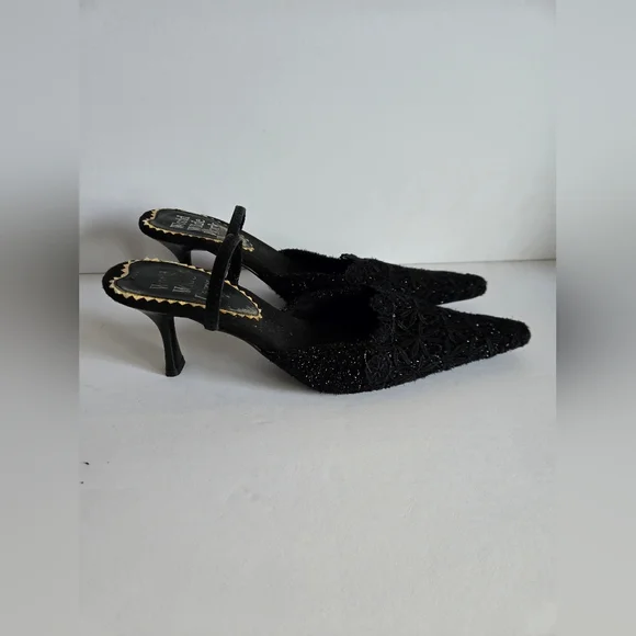 Embroidered Elegant Mules - Picture 2 of 8